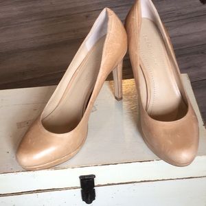 BCBGeneration nude 3” heels ~ Size 8